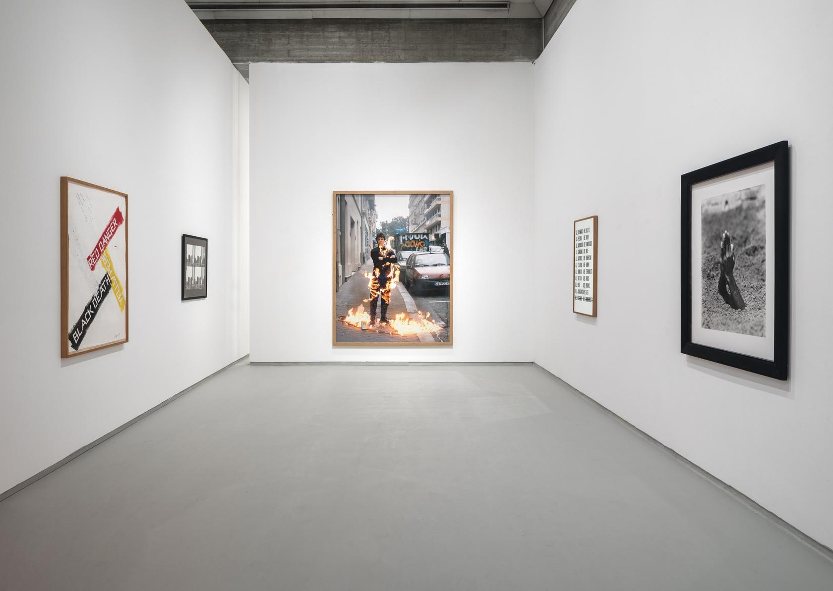 Hey — exposition