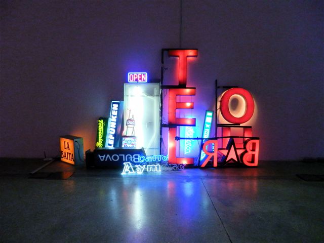 Macro — exposition